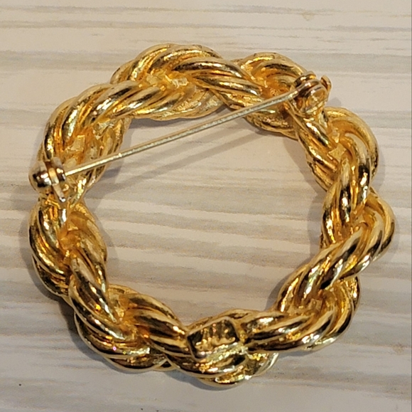 J4 Vintage AAi Gold-tone Brooch - Picture 2 of 6